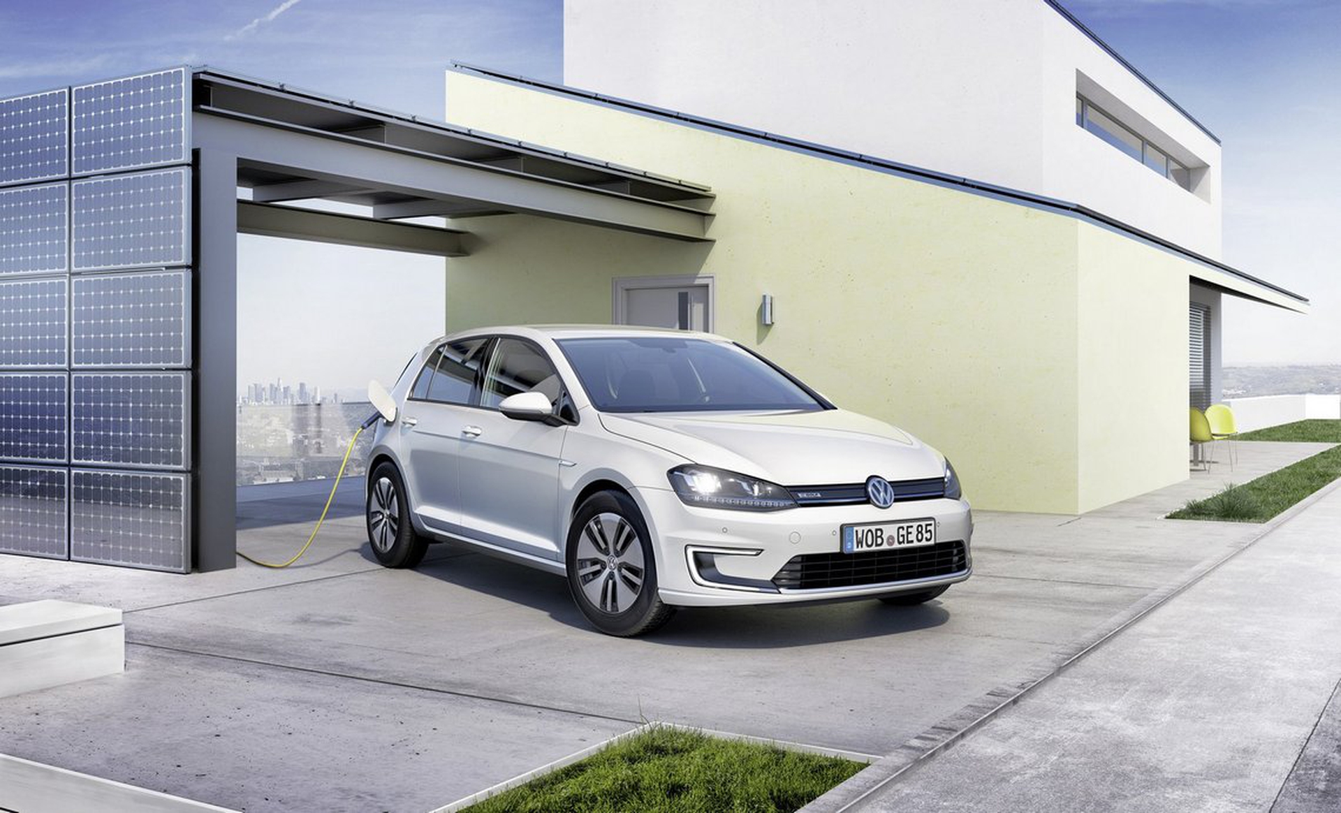 Volkswagen e-Golf_013