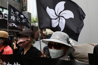 Hong Kong. L’ombra cinese sul rinvio di un anno delle elezioni