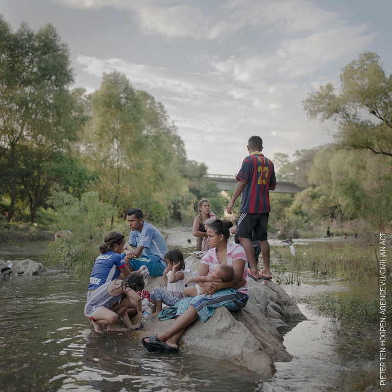 The Migrant Caravan, Pieter Ten Hoopen, World Press Photo 2019
