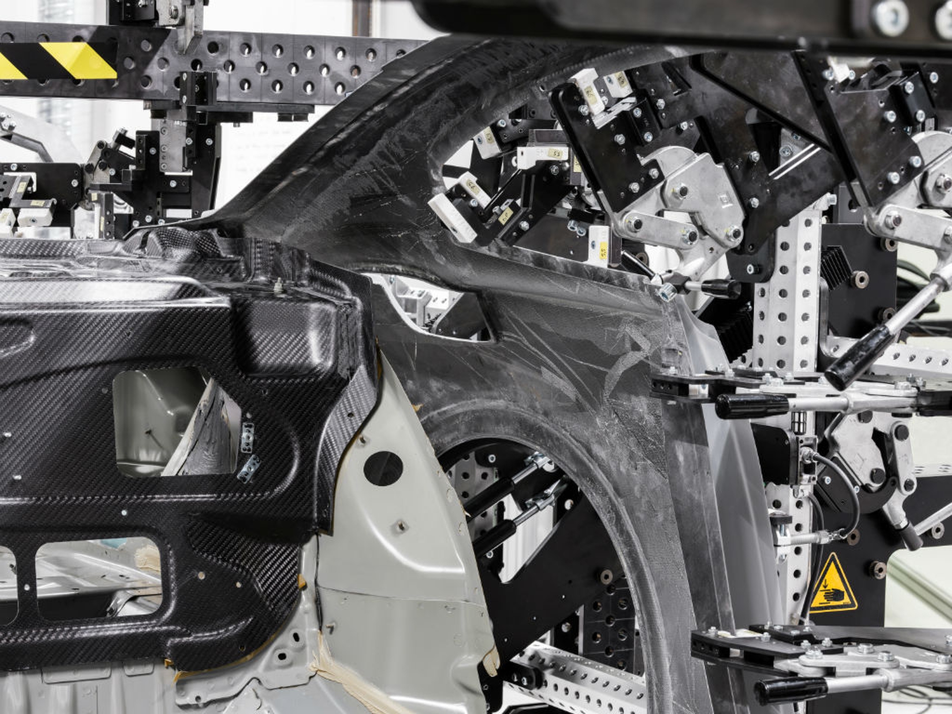 Polestar fibra di carbonio