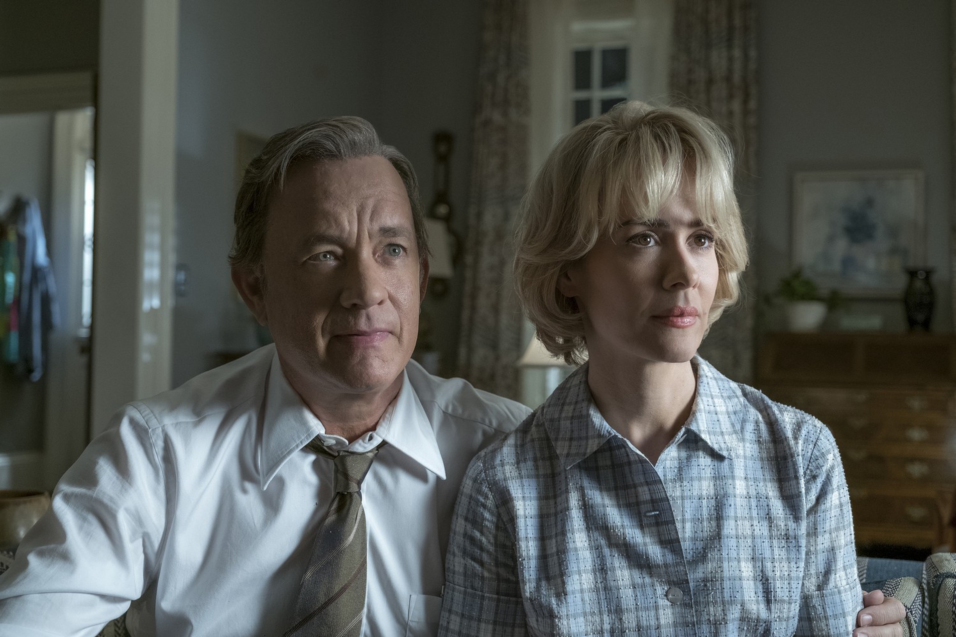 Tom Hanks e Sarah Paulson in The Post
