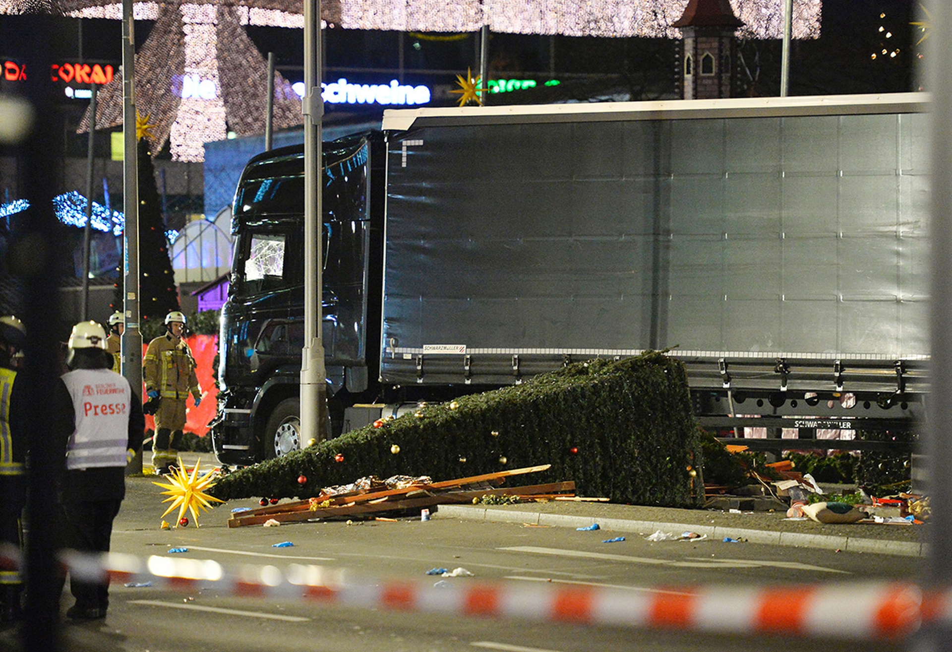 Il camion della tragedia al mercato natalizio di Berlino