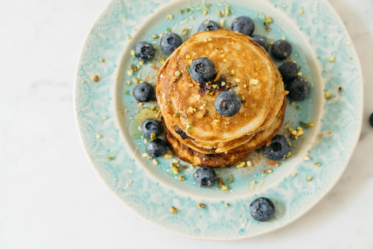 Pancake di banana con i mirtilli