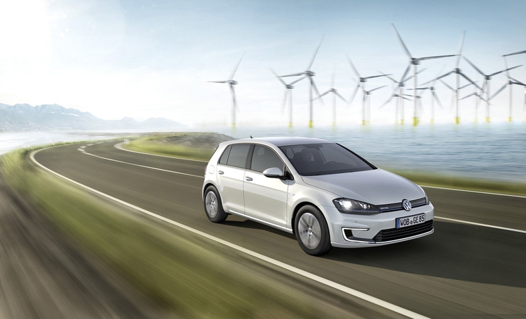 Volkswagen e-Golf_015