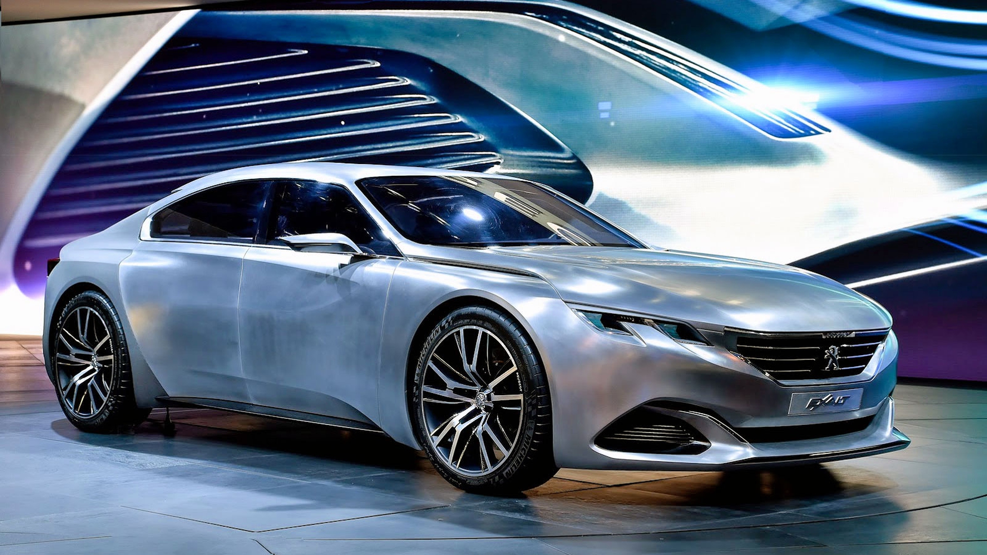 Brillano come stelle le auto elettriche e ibride al Motor Show di Parigi