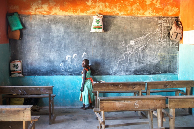L'autore di questo scatto colto in una scuola di Likoni, Mombasa, in Kenya, grazie alla vendita dei suoi libri fotografici, ha contribuito alla costruzione di un dormitorio per 30 bambini © Tihomir Trichkov / Smithsonian