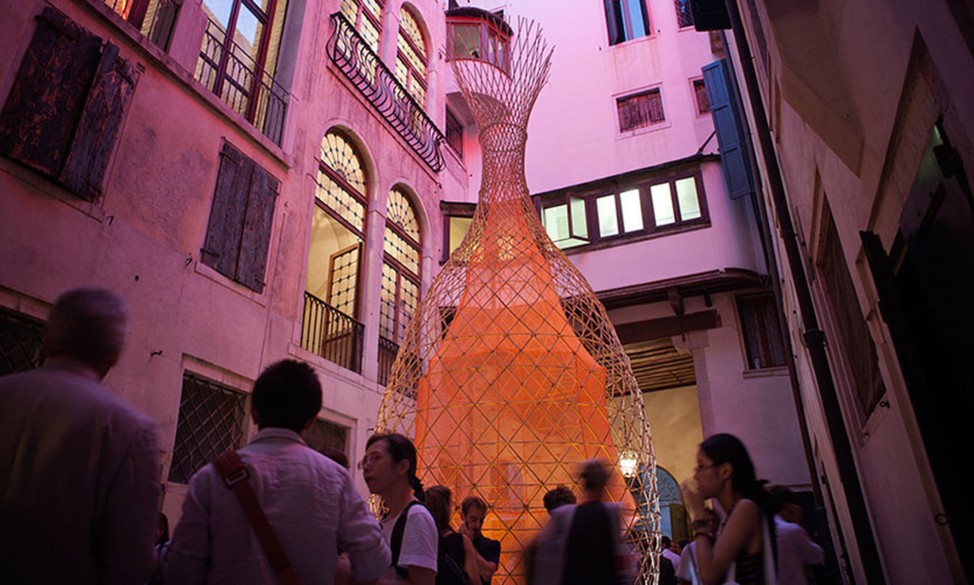 WarkaWater. La torre che produce acqua dall'aria