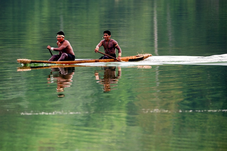 Membri di una tribù dell'Amazzonia brasiliana