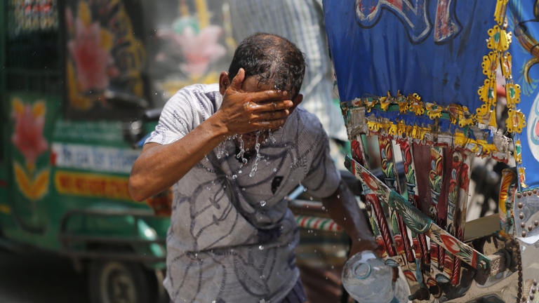 Numerose nazioni asiatiche stanno fronteggiando un'ondata di caldo estremo