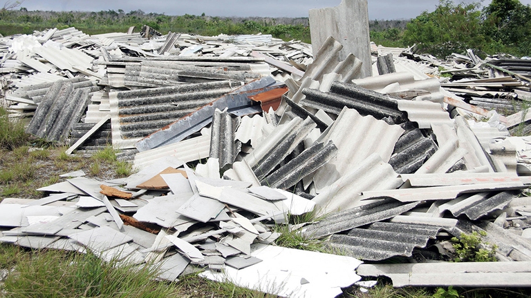 L'amianto è stato messo al bando 24 anni fa ma continua a fare vittime © GettyImages