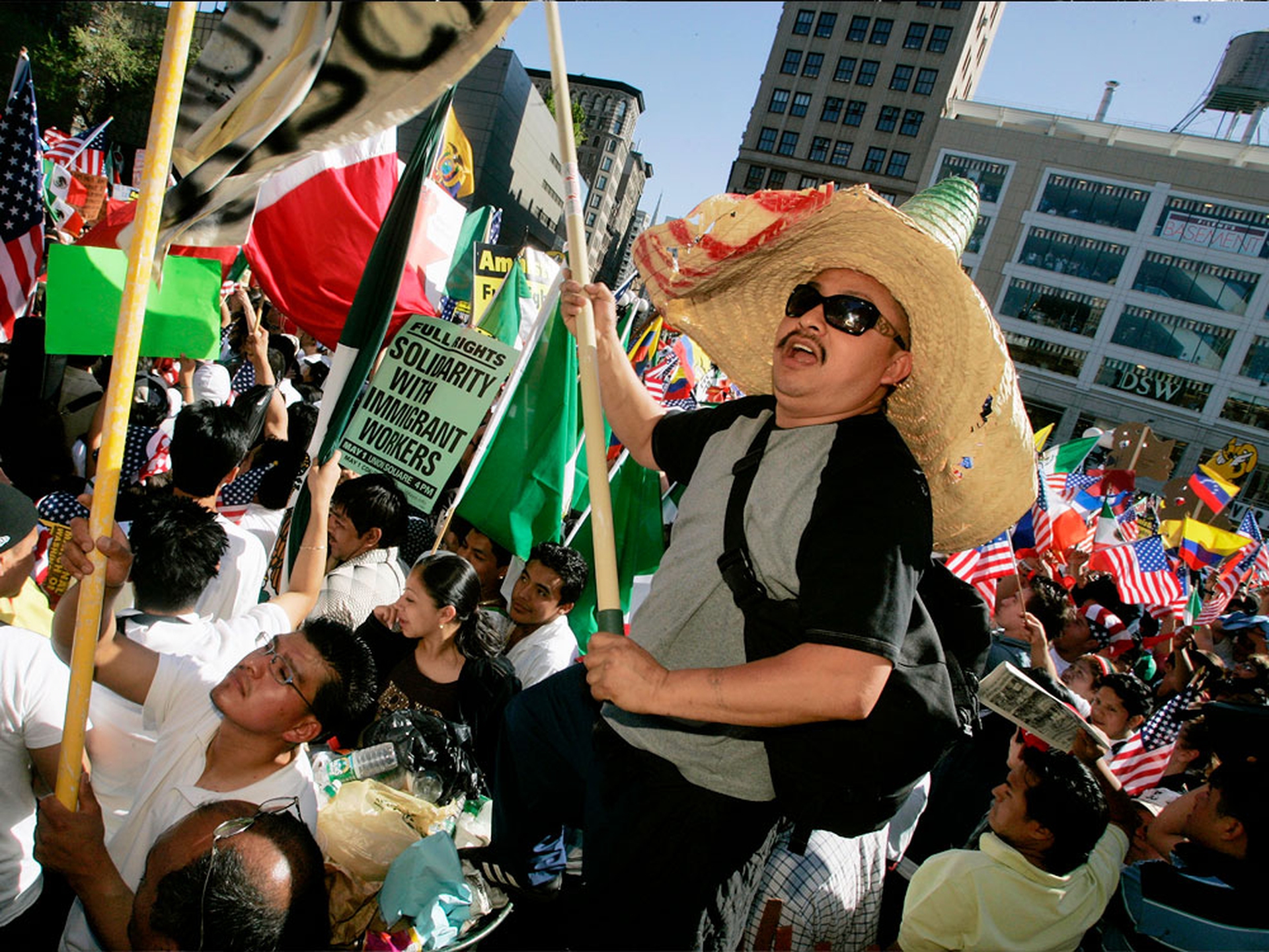 1-maggio-2006-contro-restrizione-a-immigrazione-in-usa