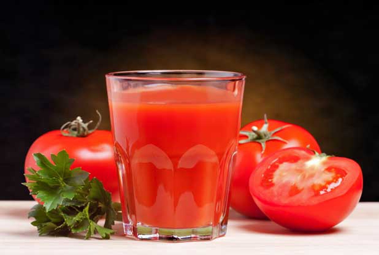 tomato juice drink