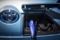 Auto elettriche, dal 2022 batterie che durano di più e si ricaricano in fretta