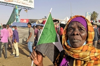Sudan, colpo di stato militare in atto. Omar al-Bashir “costretto alle dimissioni”