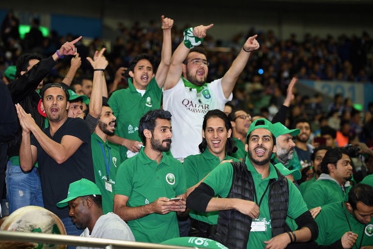 Tifosi durante una partita tra Arabia Saudita e Giappone
