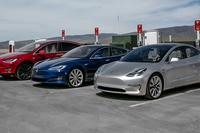 Tesla “sbanca” Wall Street. In borsa vale più dei colossi Ford e GM