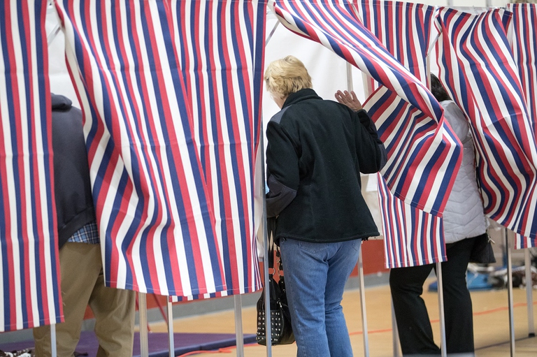 Seggio allestito per le primarie presidenziali 