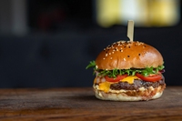 Impossible burger, i burger vegetali che vogliono soppiantare la carne arrivano nei fast food