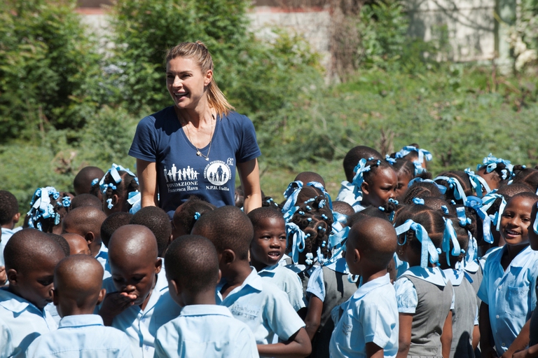 Martina Colombari Fondazione Francesca Rava Haiti