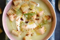 Vellutata di patate e latte di cocco con salmone selvaggio