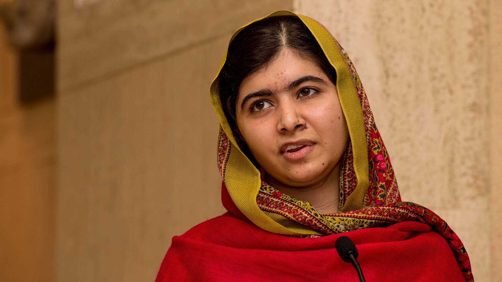 Chi è Malala Yousafzai, giovane donna che si batte per il diritto  all'istruzione - LifeGate