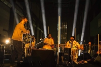 Damon Albarn, Brian Eno e il collettivo Africa Express rivisitano Terry Riley