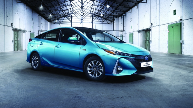 La Prius Hybrid Plug-In è stata la prima Toyota ad adottare le batterie al litio, destinate a essere sostituite dagli accumulatori allo stato solido