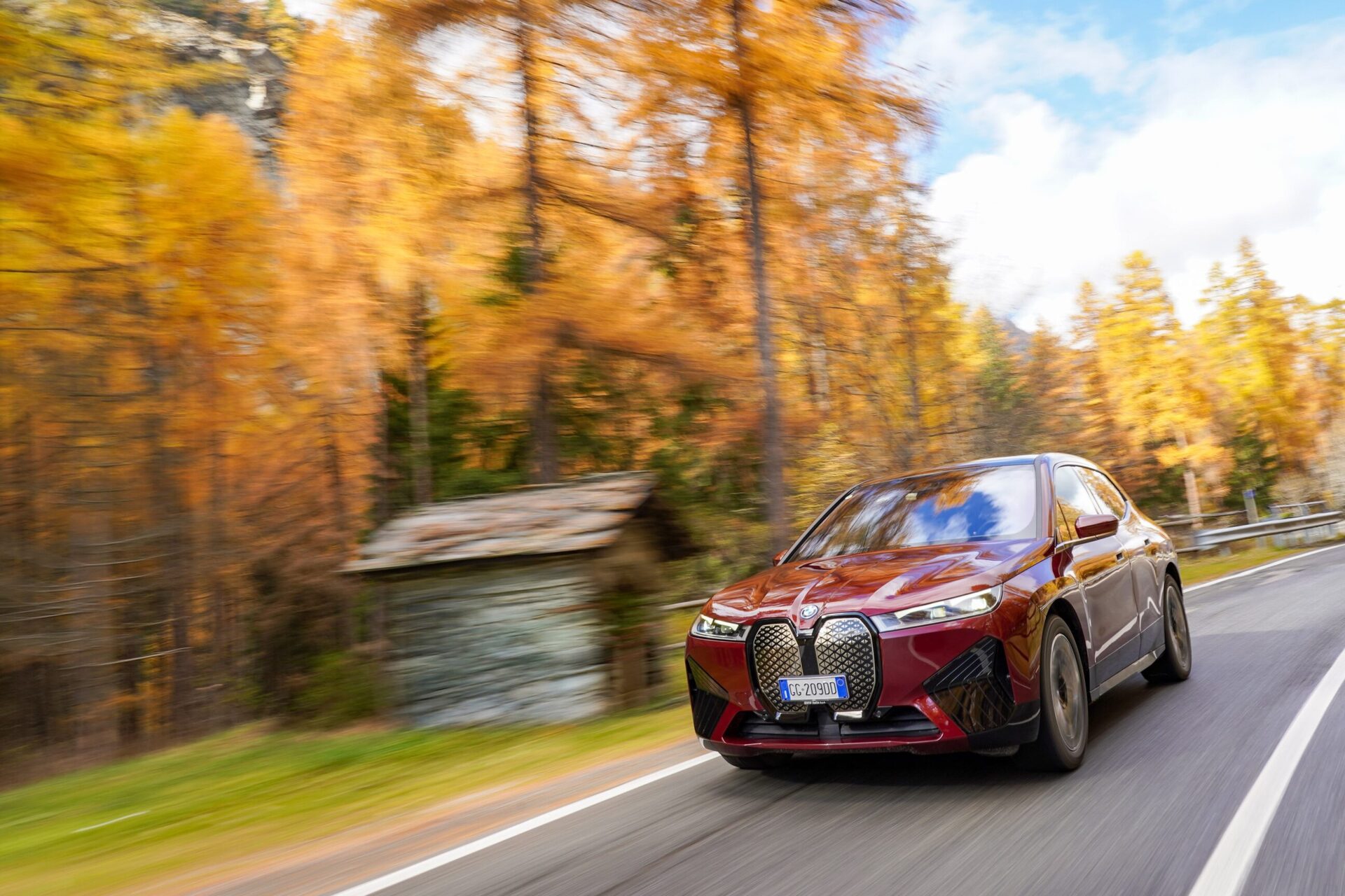 Champoluc - Dinamiche - BMW iX -