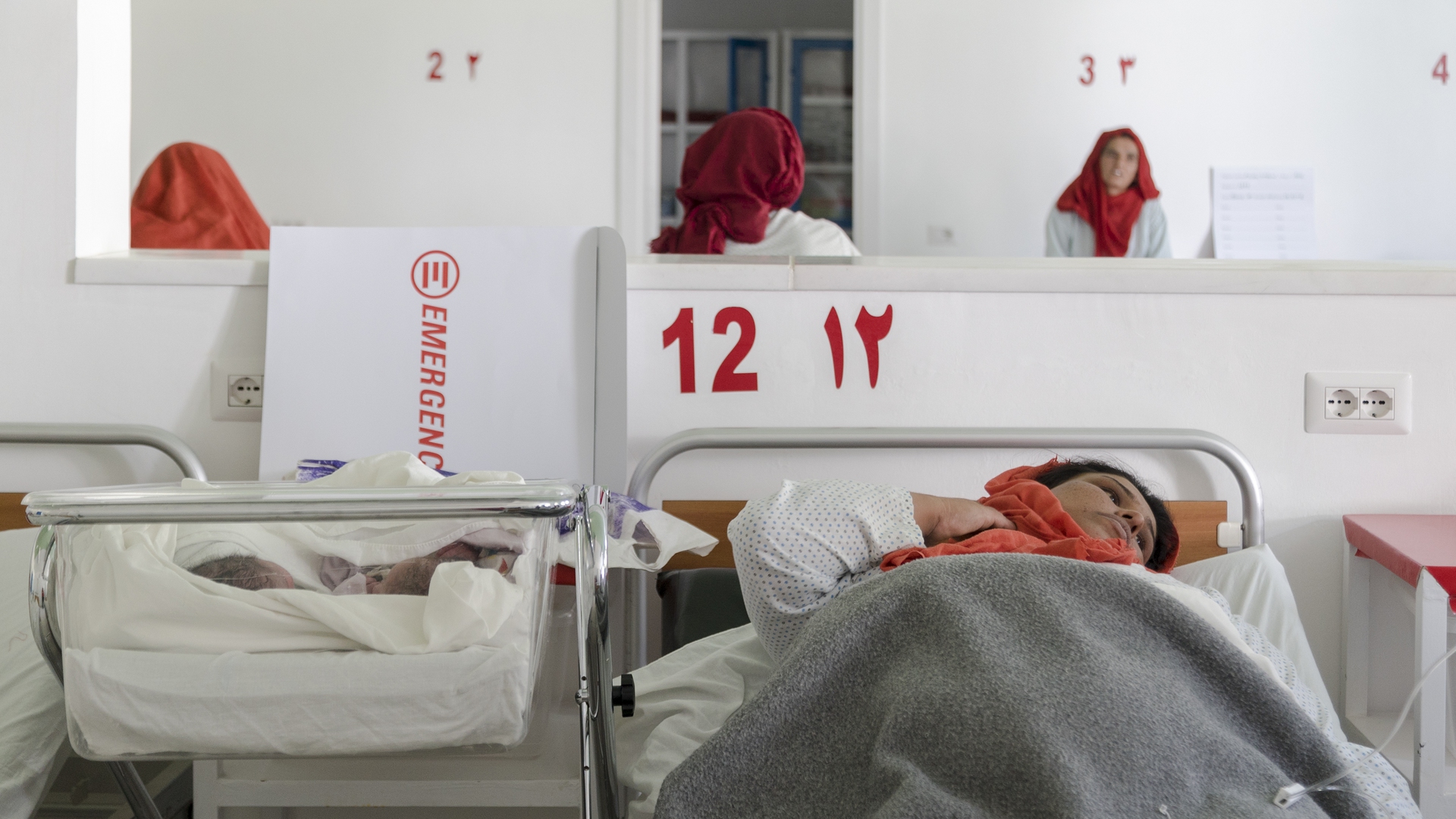 Pazienti del centro di maternità di Emergency in Afghanistan