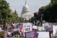 Stati Uniti, le proteste per il diritto all’aborto riempiono le città