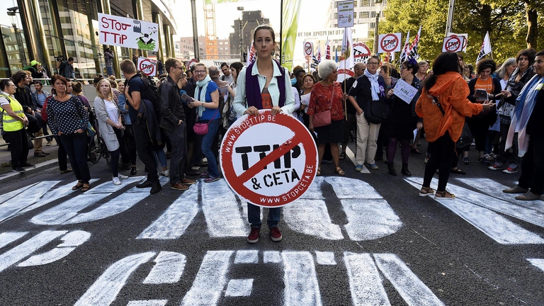#NoCETA o non vi votiamo” rivolto ai candidati alle elezioni politiche politiche, con l’obiettivo di bloccare la ratifica del Comprehensive Economic and Trade Agreement (Ceta) Ue-Canada e cambiare l’agenda commerciale europea, La Coalizione italiana Stop Ttip/Stop Ceta in collaborazione con Arci, Arcs, Ari, Assobotteghe, Attac, Cgil, Fairwatch, Greenpeace, Legambiente, Movimento Consumatori, Navdanya International, Slowfood, Terra! e Transform, chiede di «Bloccare definitivamente in Italia la ratifica del Ceta, l’accordo di liberalizzazione commerciale Unione Europea – Canada, come segnale inequivocabile in vista delle europee 2019: basta liberalizzare il commercio a scapito dei diritti, in Italia e in Europa».