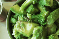 Insalata di broccoli e avocado