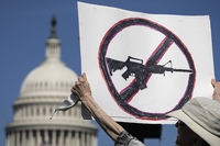 Usa, raggiunto un primo accordo (al ribasso) sul controllo delle armi
