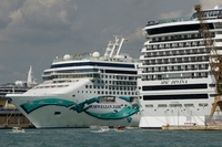 Grandi navi a Venezia. Ci vorranno anni per il nuovo approdo