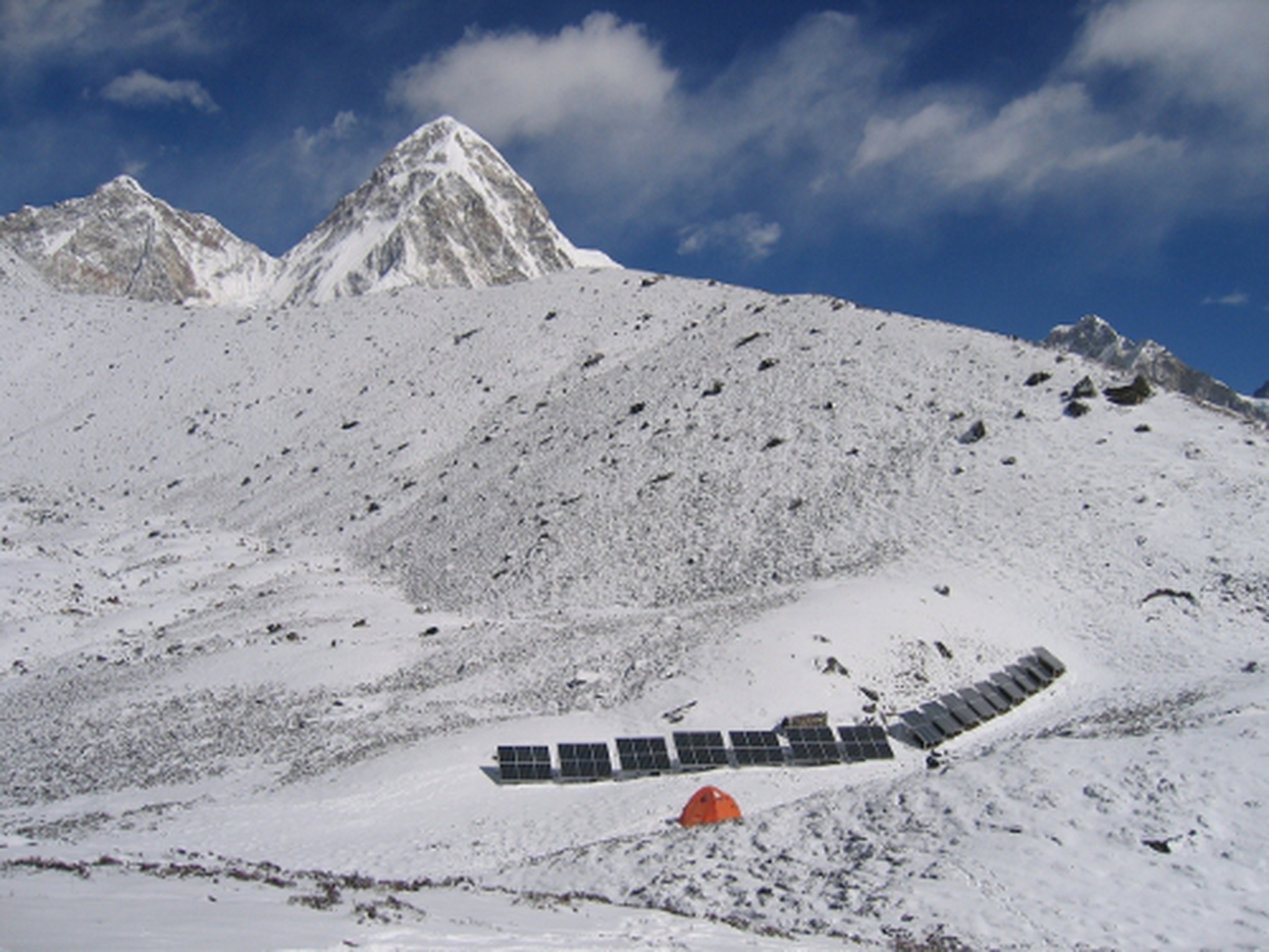 Una spedizione per ripulire il K2 e studiare i cambiamenti del clima