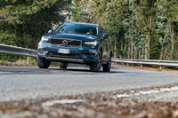 XC40 Recharge T5, il suv Volvo diventa plug-in hybrid