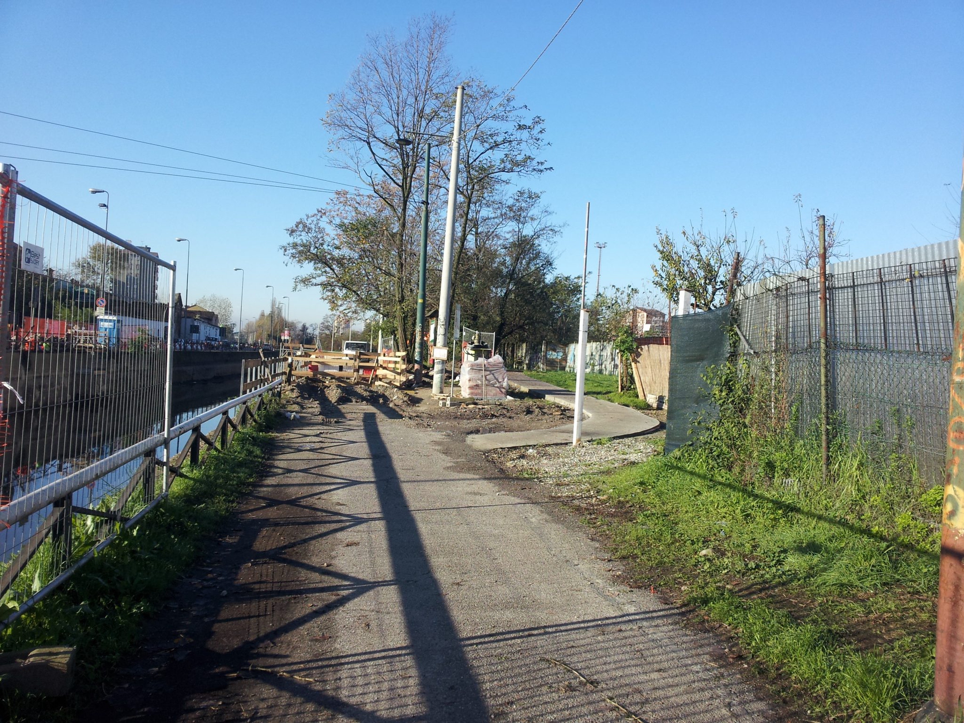 I lavori per Expo Milano 2015 in corso all'Alzaia naviglio grande
