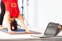 Giornata internazionale dello yoga 2020: il raduno YogaFestival diventa digital