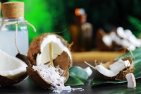 Olio di cocco: benefici, evidenze recenti e usi principali