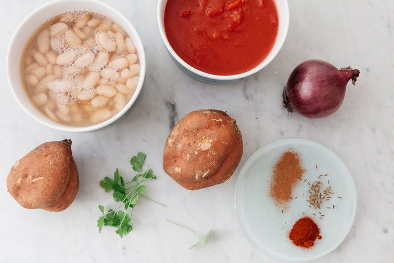 Stufato di patate dolci e fagioli cannellini