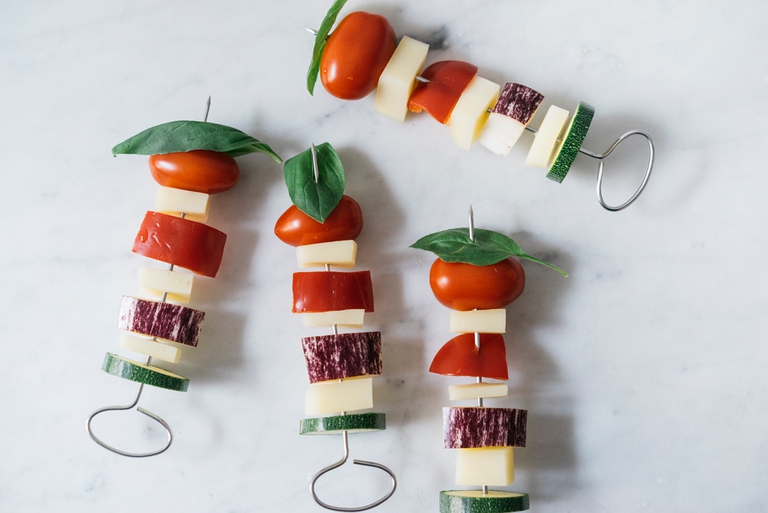 Spiedini di verdure e formaggio