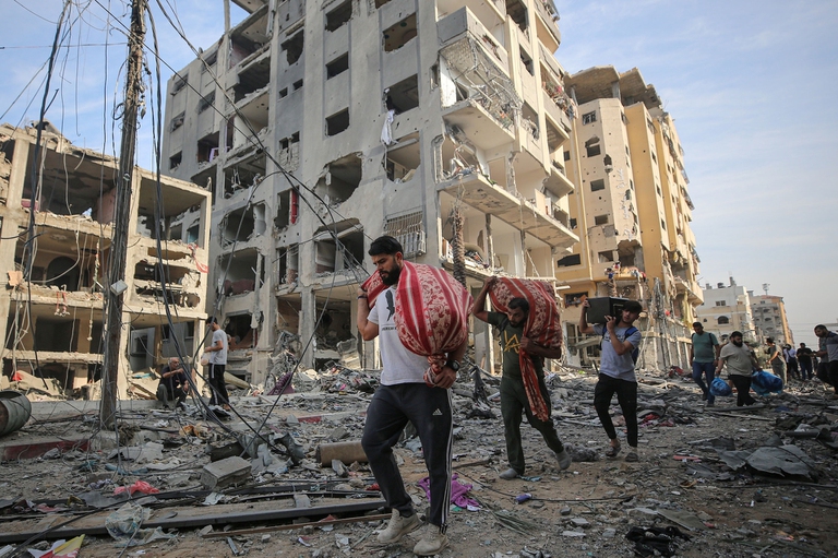 I danni provocati dai bombardamenti israeliani nella Striscia di Gaza
