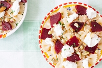 Pasta con barbabietola e ricotta