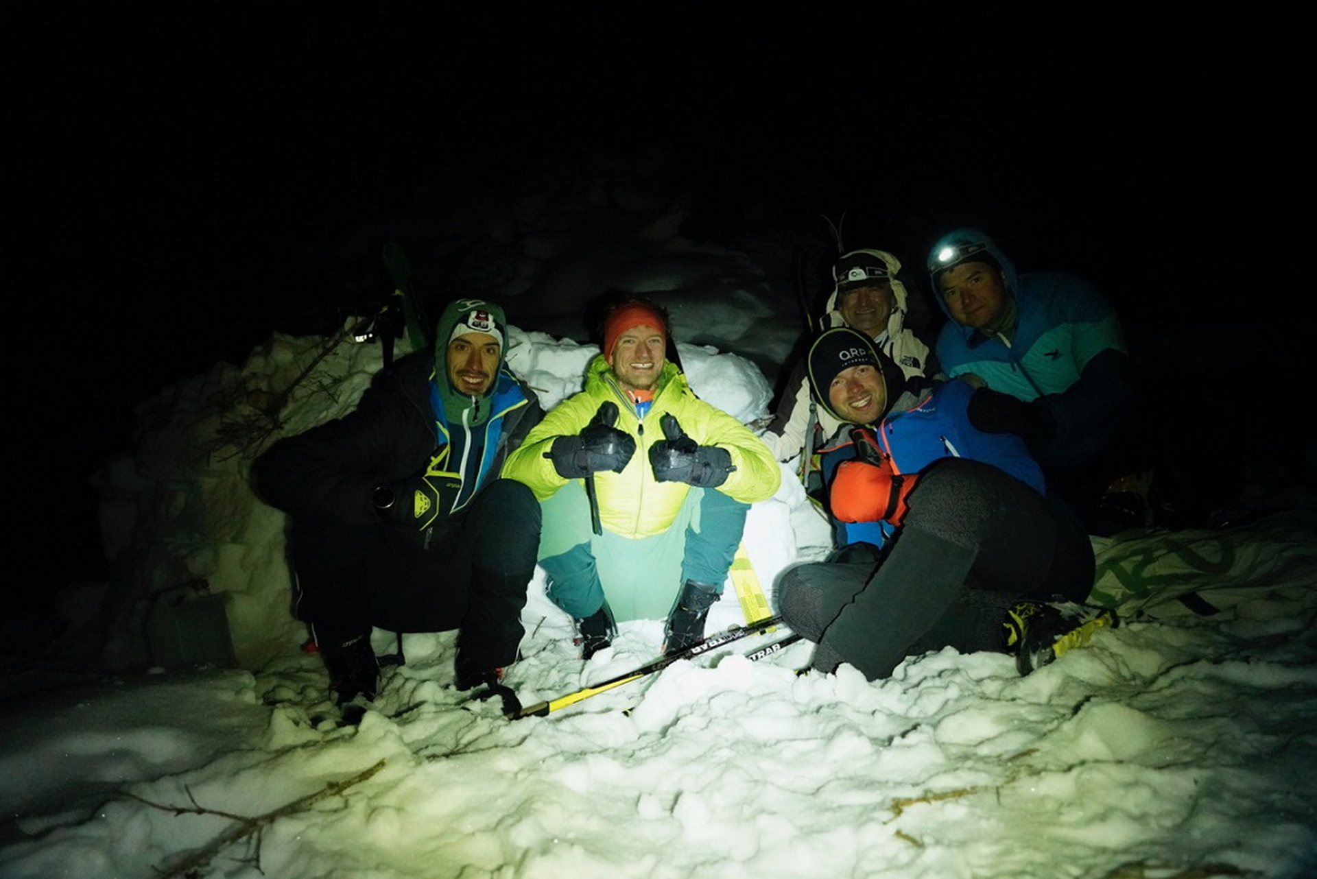 Arrivo a Davos dei quattro alpinisti