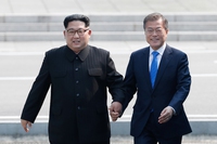 Corea del Nord e del Sud mano nella mano: “Comincia una nuova storia”