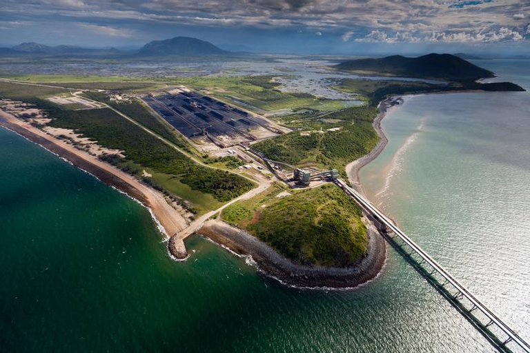 Banner at Abbot Point Coal Terminal