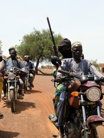 Oltre alla crisi climatica, il Burkina Faso si batte contro il terrorismo per la propria integrità