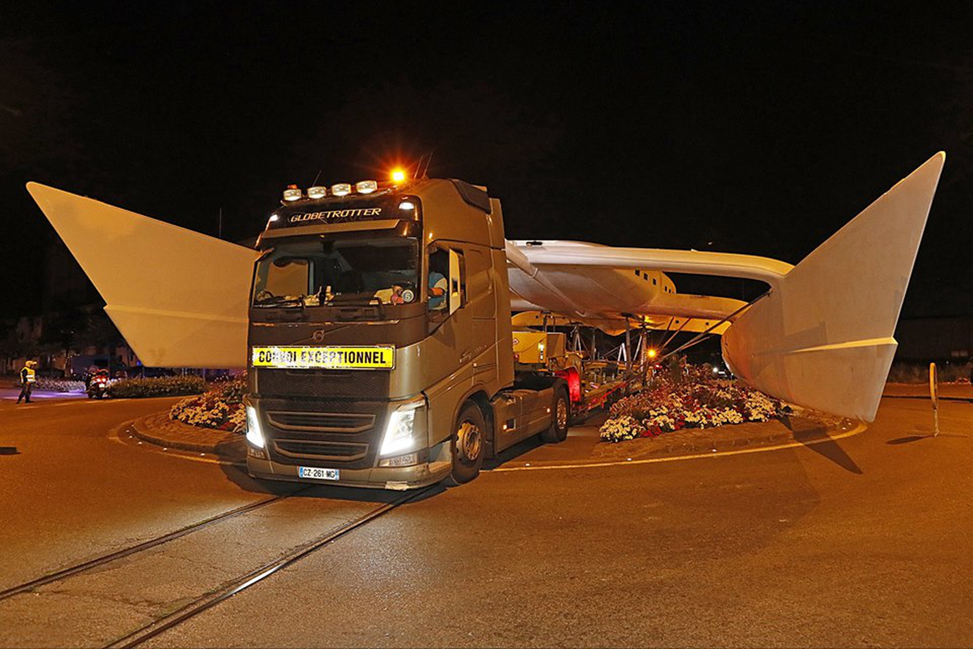 Energy Observer, il catamarano a idrogeno e rinnovabili pronto per il giro del mondo