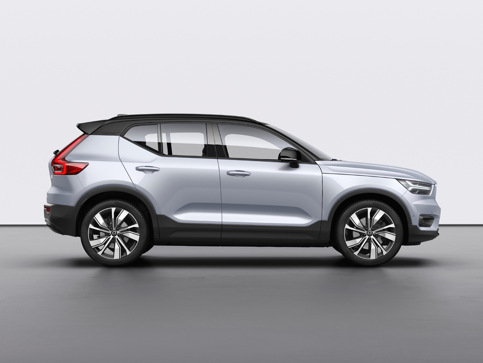 259199_Volvo_XC40_Recharge_