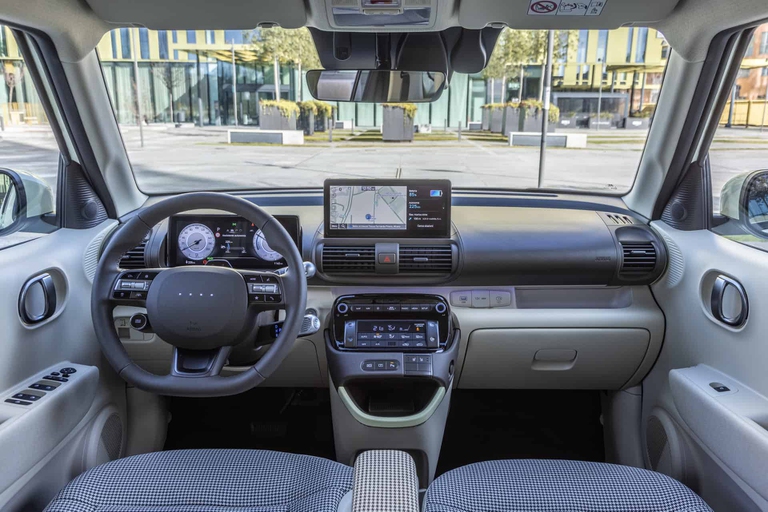 Hyundai, Inster, auto elettrica, test drive